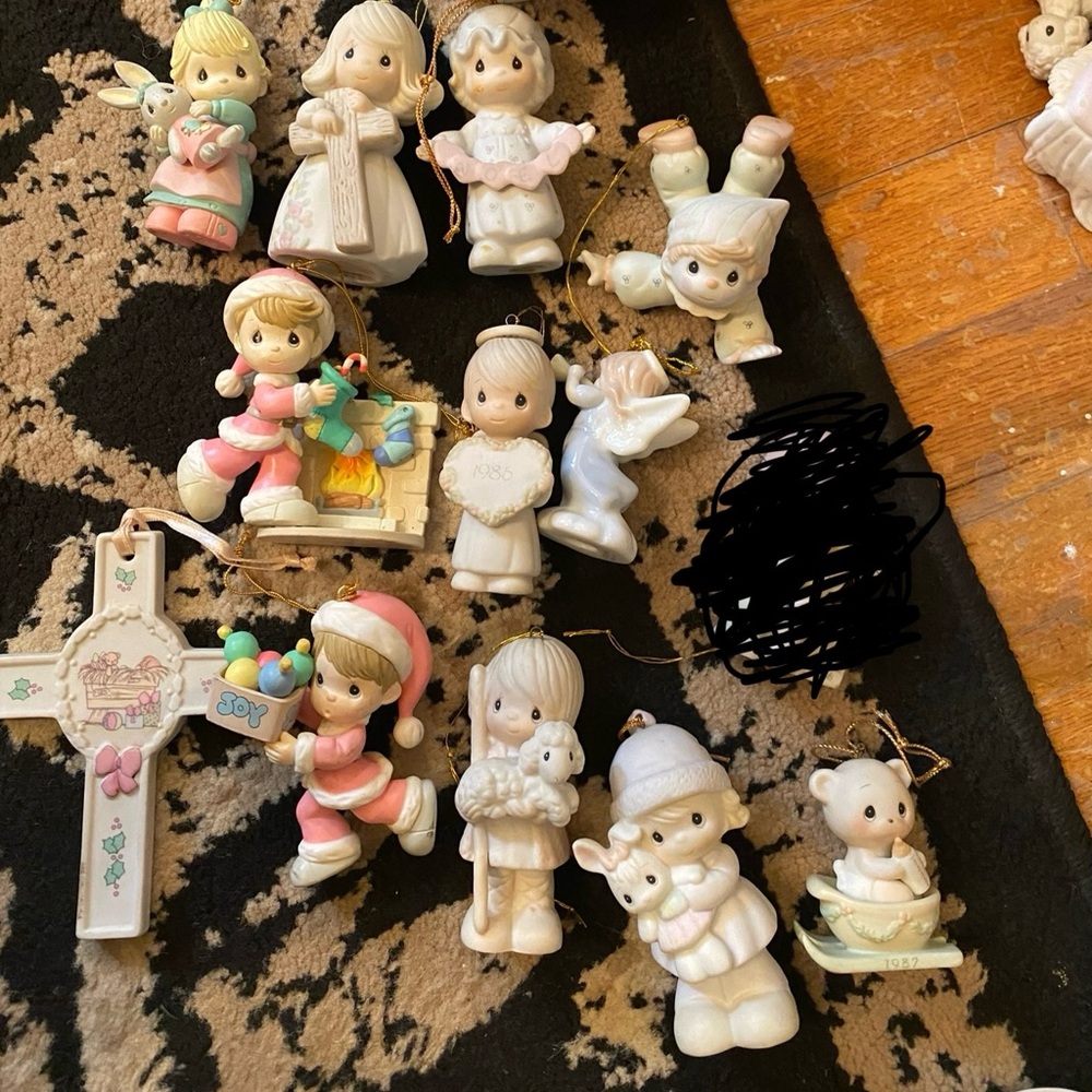 Precious moments Christmas ornaments lot